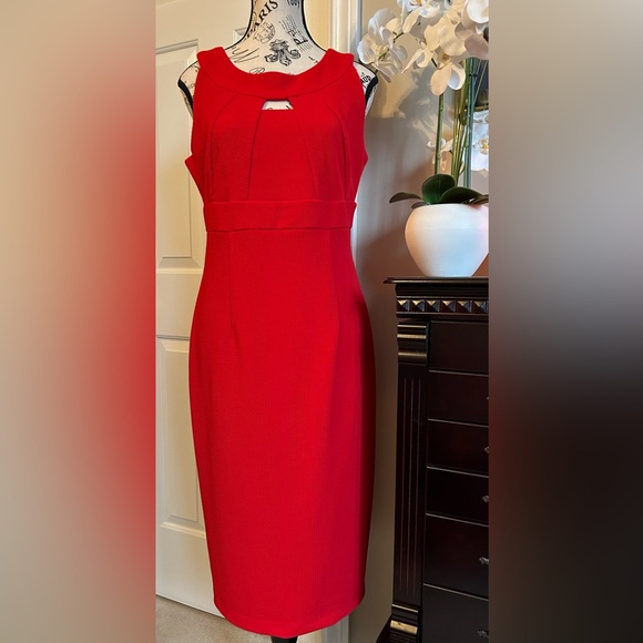 ✨🎄✨CLEO RED SHEATH DRESS Size 10 - Picture 1 of 9